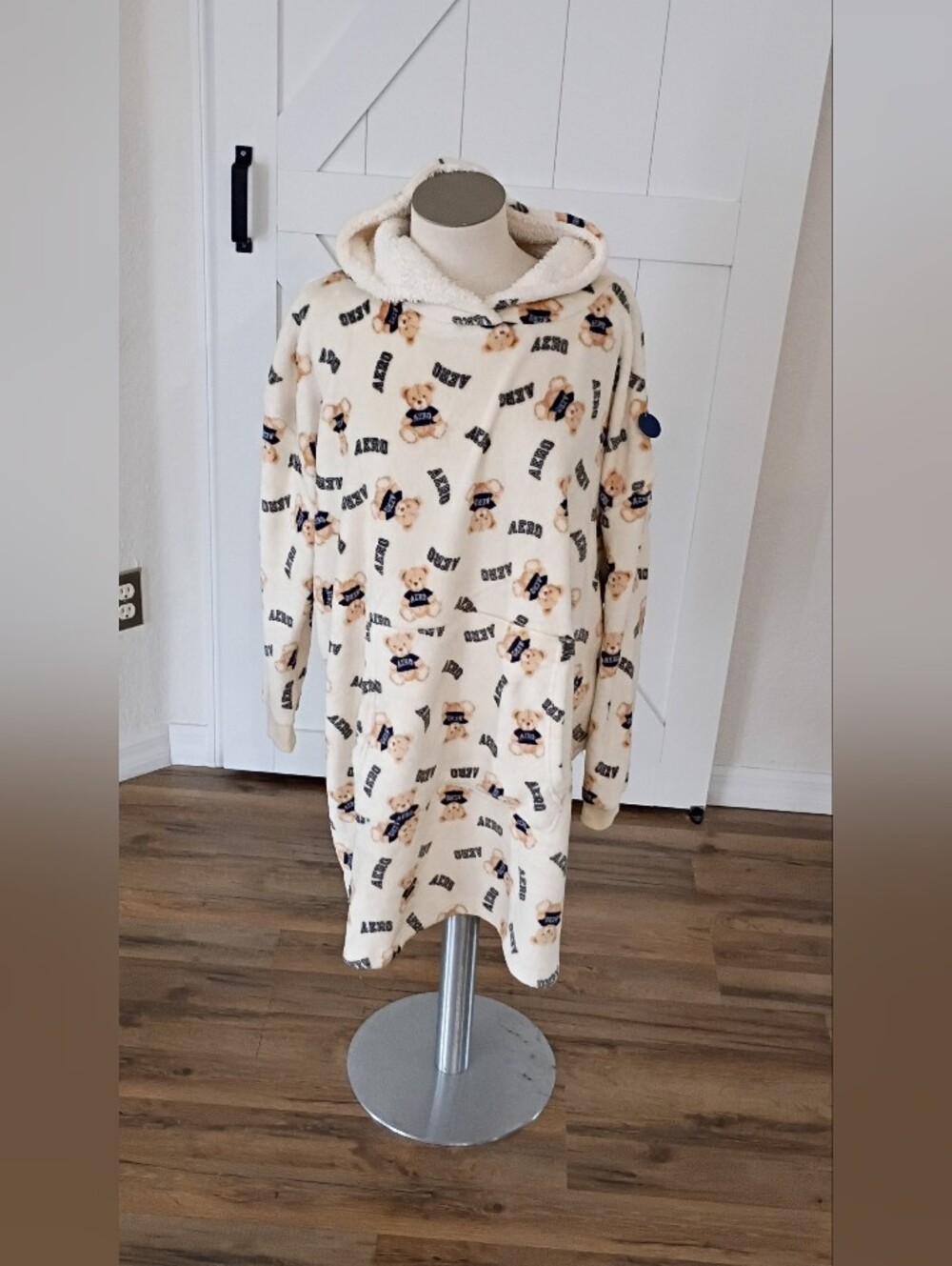 Cream 🧸 Hooded Pajama Dress/ lounger.    (NWT)!